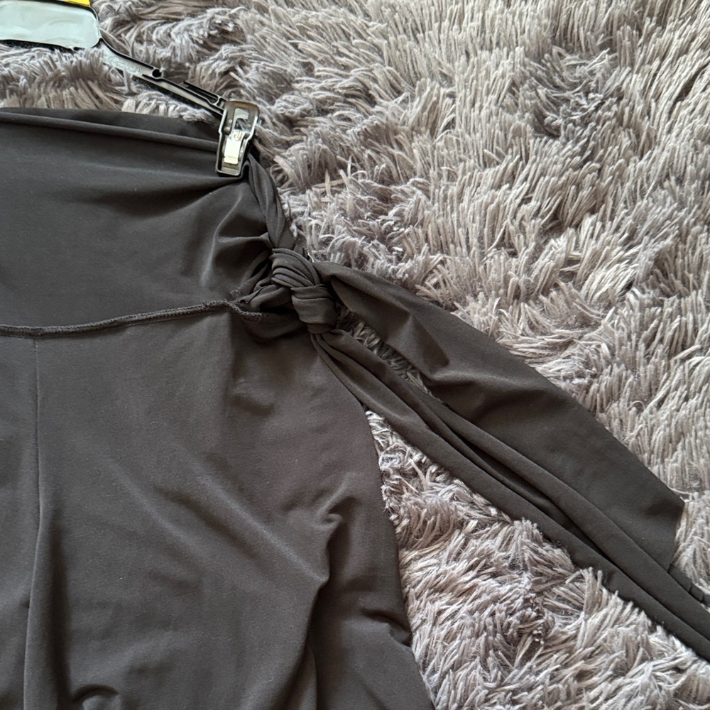 Black Wide-Leg Pants - Picture 2 of 6